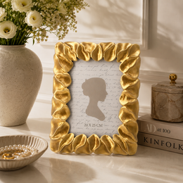 Decorative gold petals resin photo frame 24x19 cm