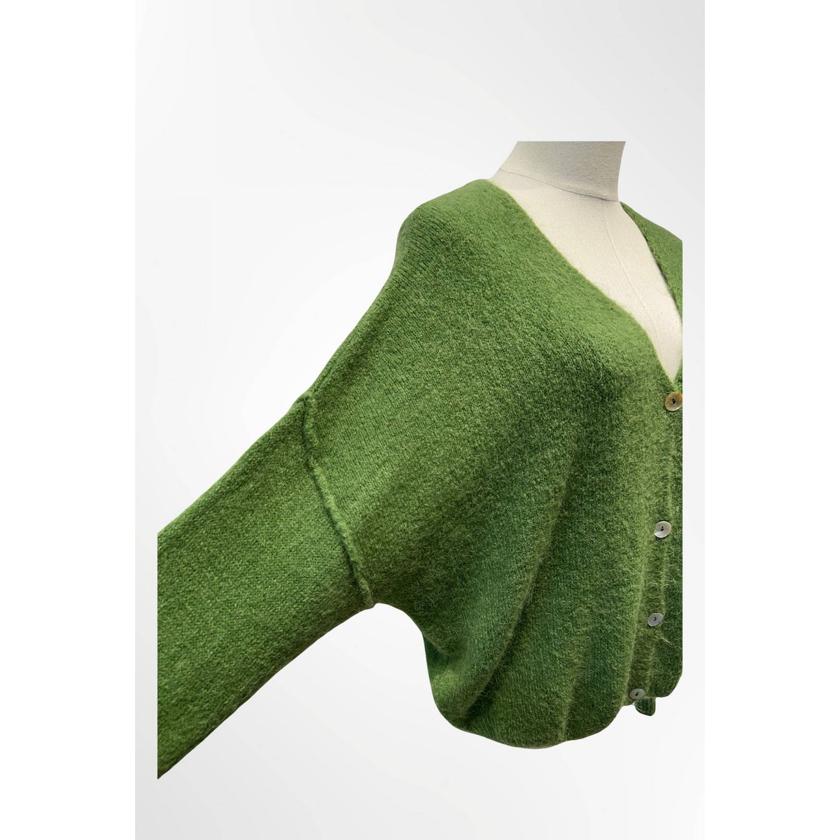 Cardigan Femme - Qualité Premium – Col V Profond en Maille Douce avec Boutons- ALPAGA/ LAINE - 23050