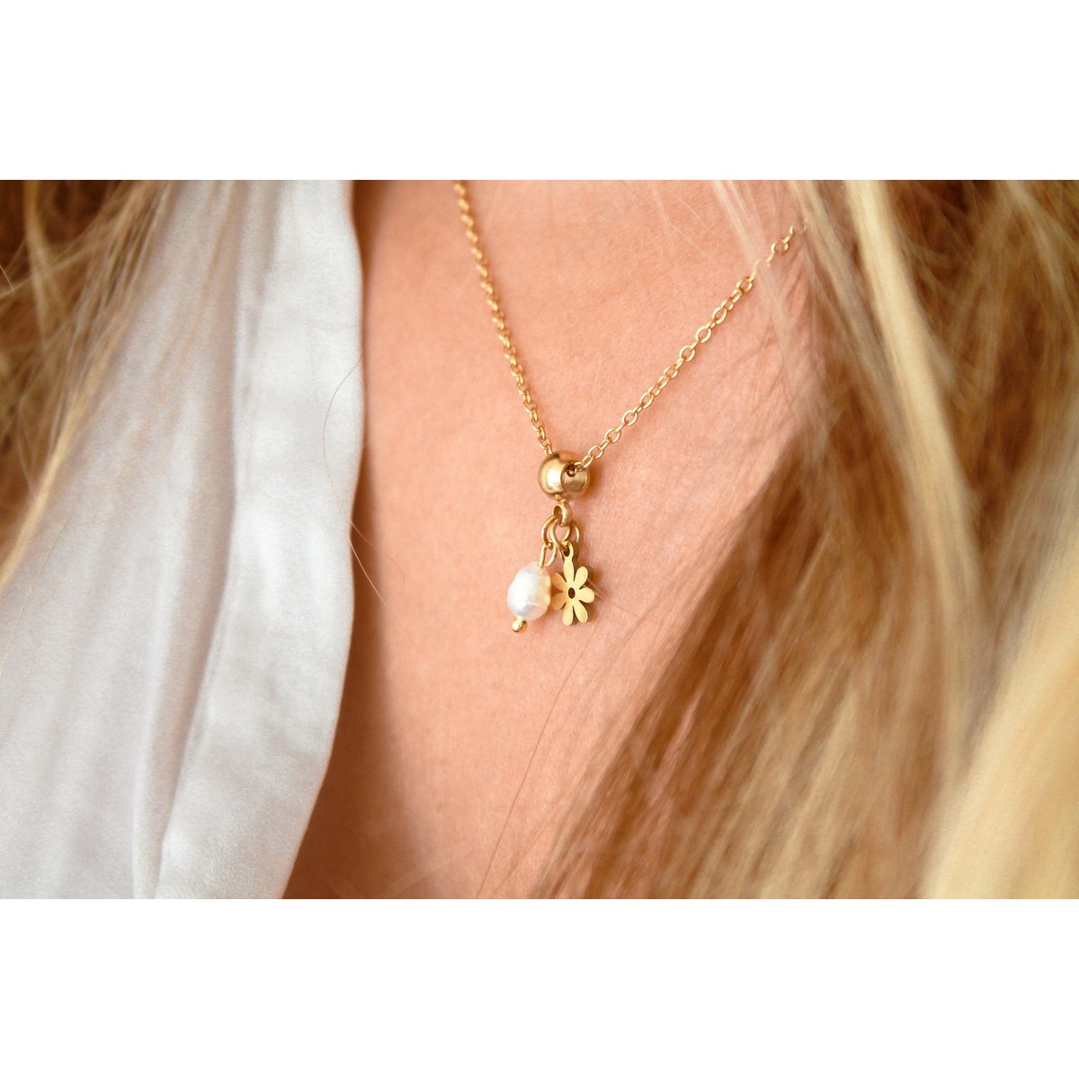 Collar de Flores y Perlas - Oro