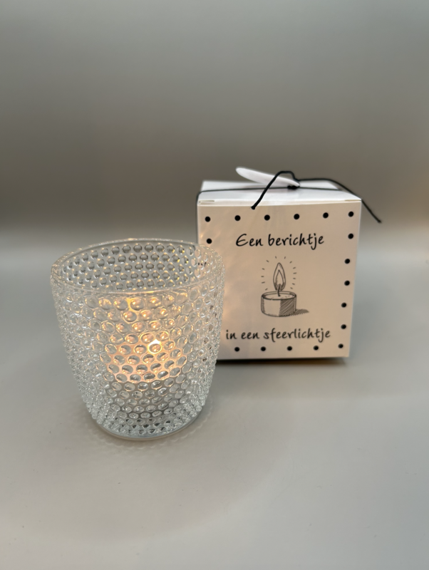 Botschaft in stimmungsvollem Licht – Just Something Lovely
