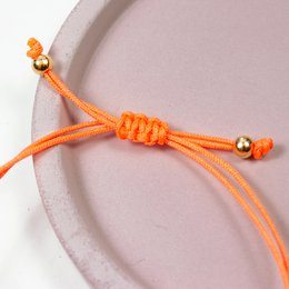 Bracciale su cartoncino - cuore d'oro - amore - pendente placcato oro 24K - macramè - cartoncino riciclato DIN A6