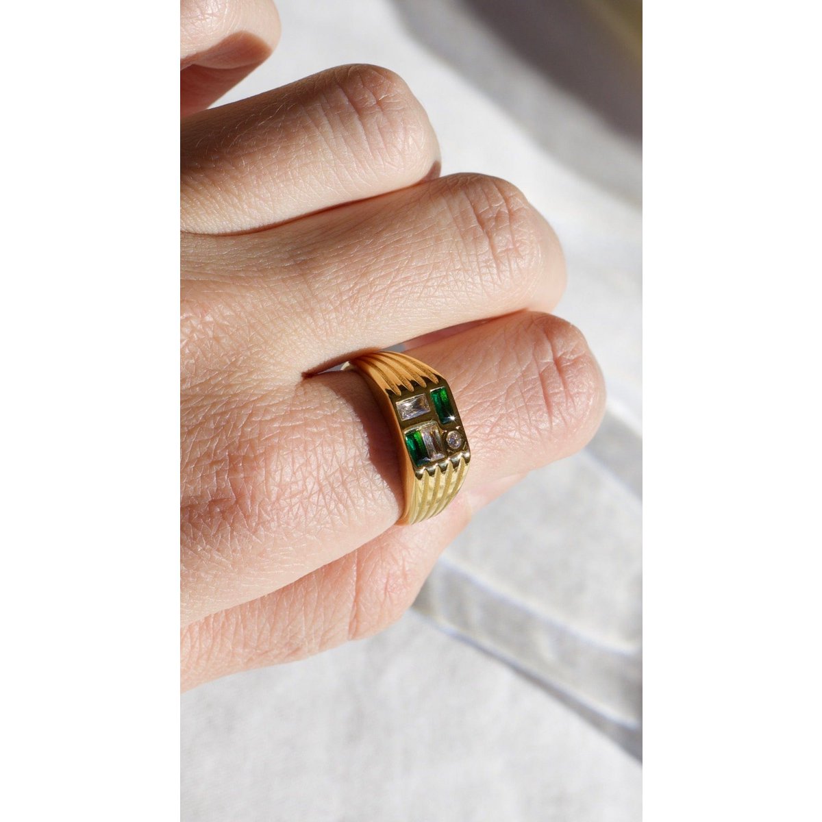 Harpa - Signet Ring for Women