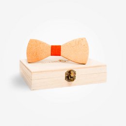 A wooden bow tie in a red ash color, presented in a wooden box. The bow tie has a classic, formal style and is suitable for formal occasions.