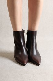 LINDA BROWNISH BRUSH – Pointed Nappa Heeled Boots