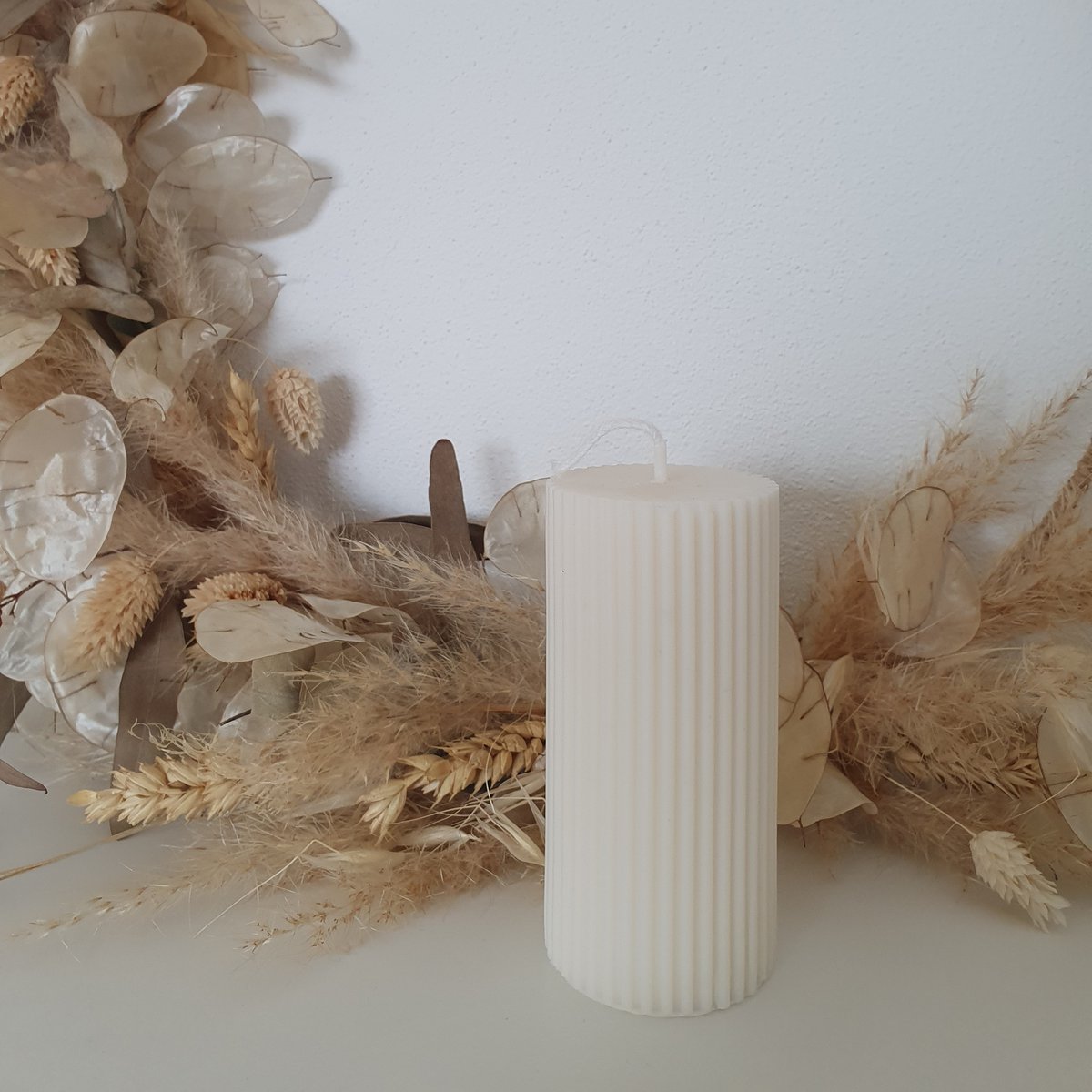gegroefde kaars | Decoratieve kaars gemaakt van koolzaadwas | kaars | stompkaars | handgemaakt