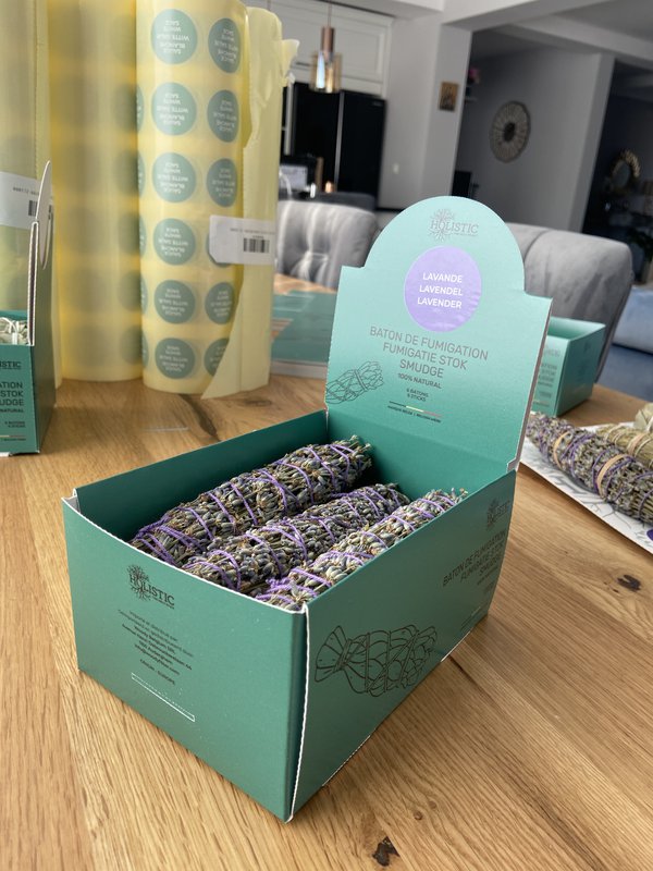 6 Smudge Lavender Box display with 6 lavender fumigation sticks