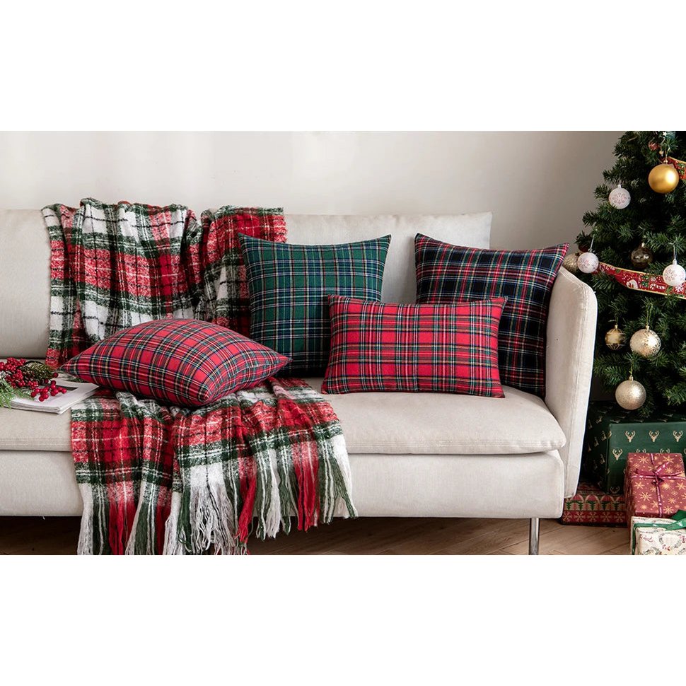 Kerstkussen in rode tartan