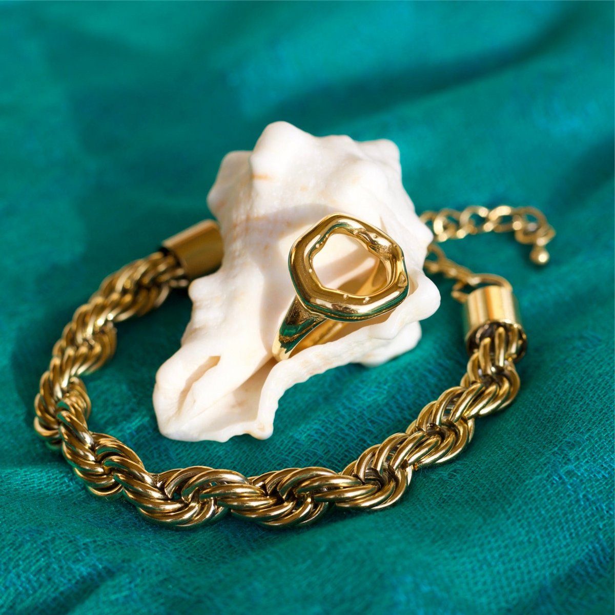 Esmeralda - 8mm Twist Bracelet Gold