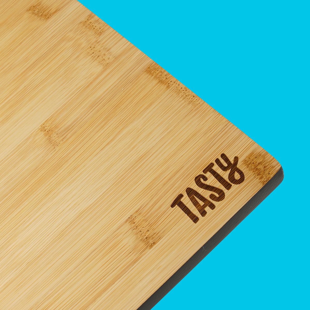Large bamboo cutting board 35.5 x 25 cm Tasty Core