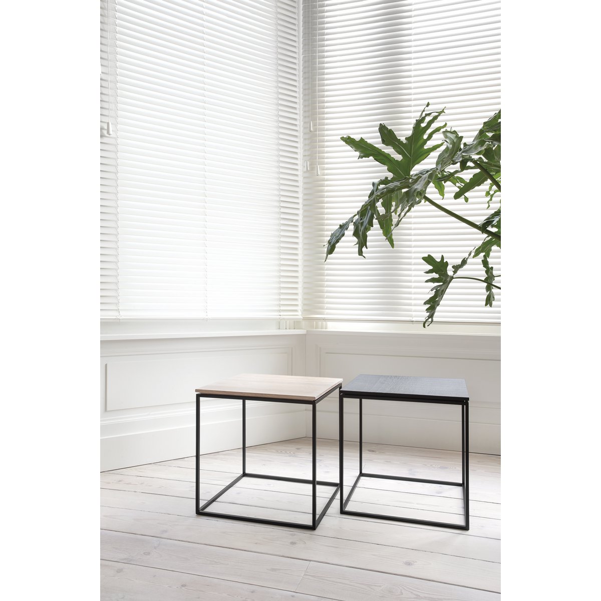 Mesa auxiliar 'Shadow' (40x40cm H40cm) Roble