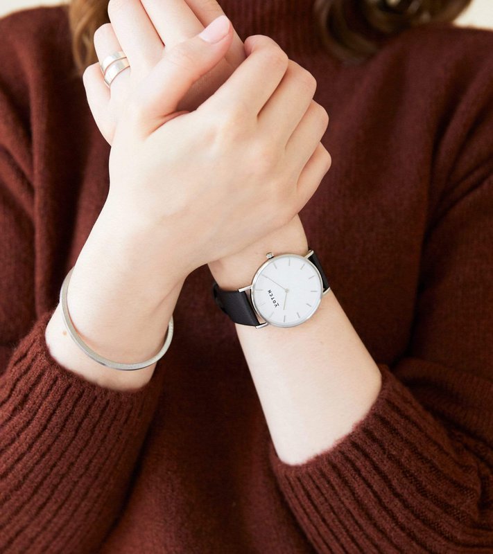 Bracciale in argento con orologio classico argento e nero