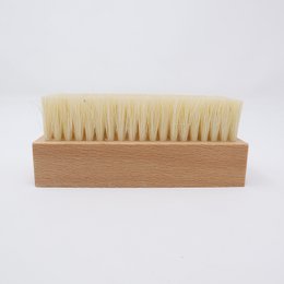 Sneaker brush with vegetable fiber