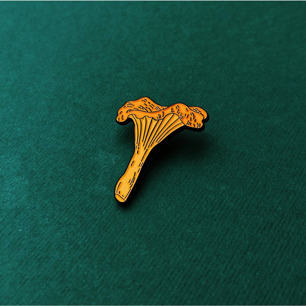 Enamel Pin "Chanterelle"