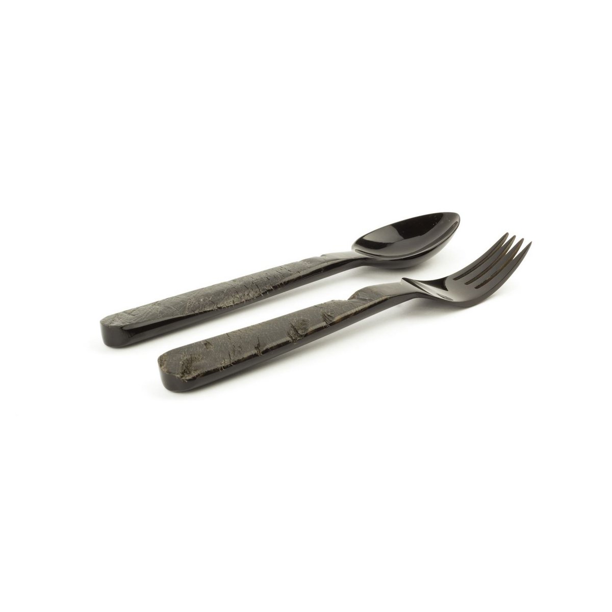 Petits couverts plats en corne noire brute