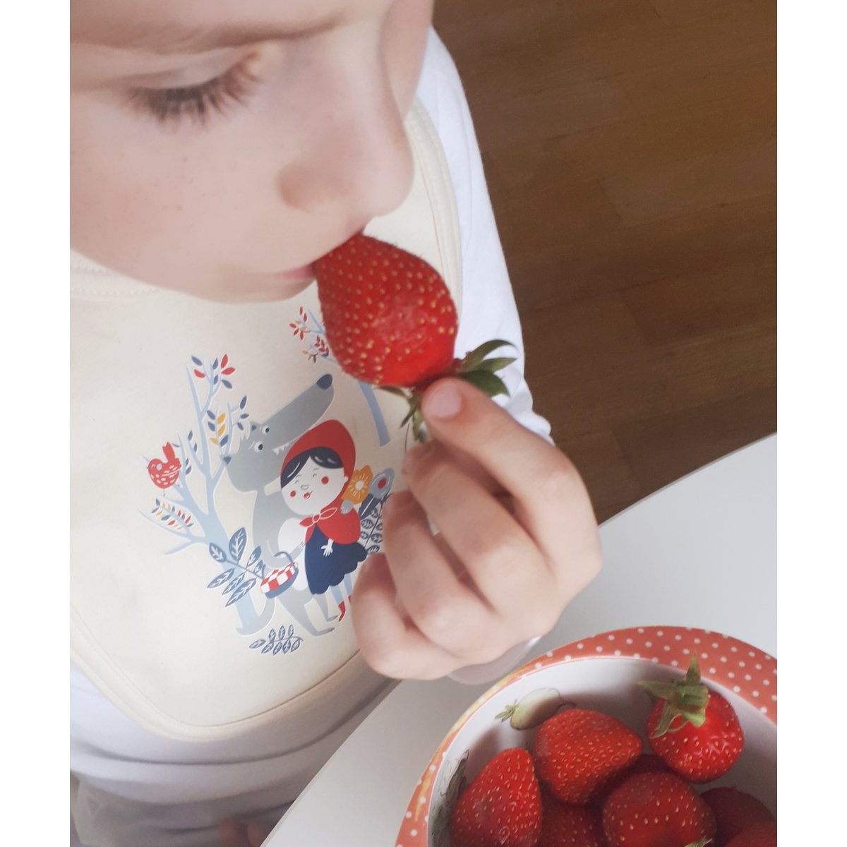 Bavoir naturel Chaperon Rouge 100% coton bio certifié OEKO-TEX