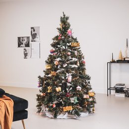 Ornament-Weihnachtshänger – Stück Kuchen – Glas – 7,5 x 6,5 x 7,5 cm