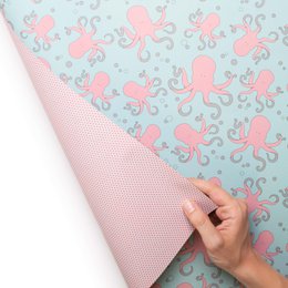 Papier d'emballage à la menthe et rose avec des poulpes, le papier d'emballage des enfants avec un motif de poulpe pour l'anniversaire des enfants, pour des cadeaux pour la naissance ou le baptême