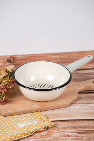 Enamel colander milk 1 L Isabelle Rose