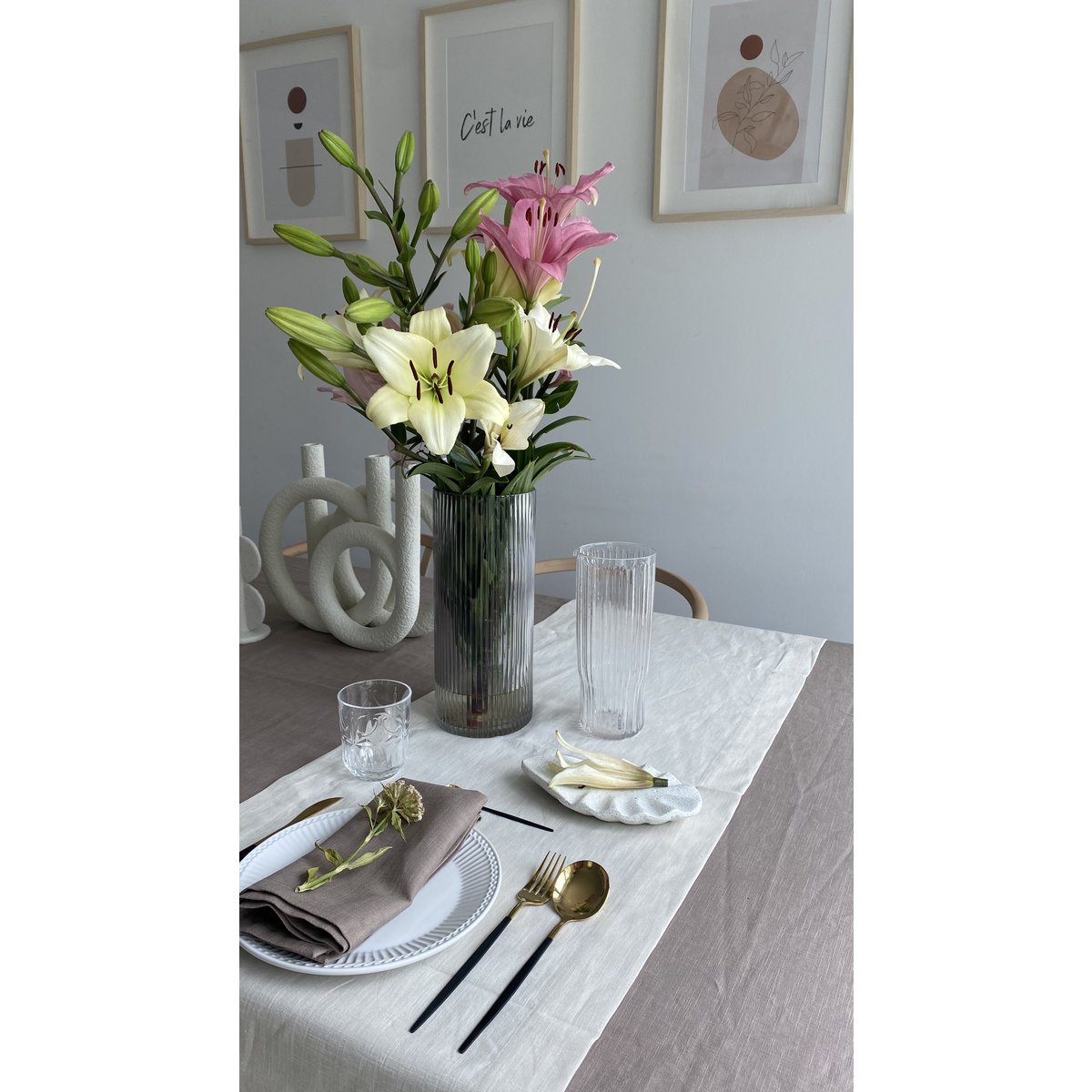 Linen table runner