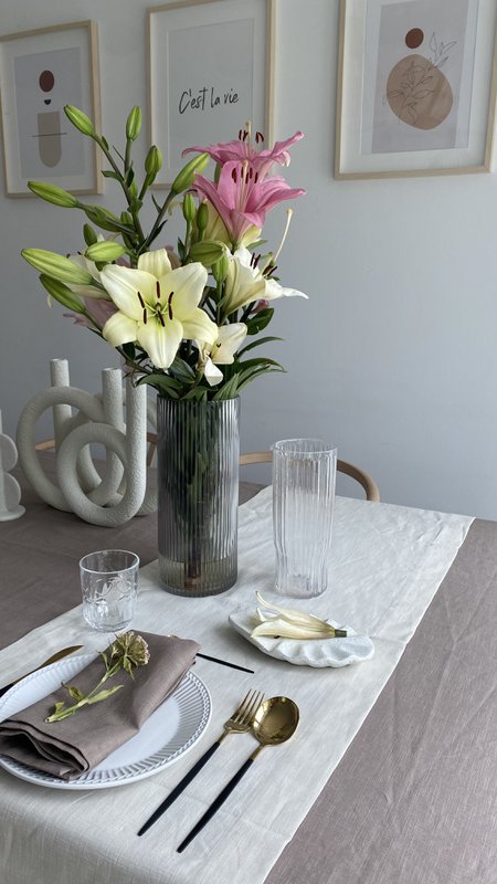 Linen table runner