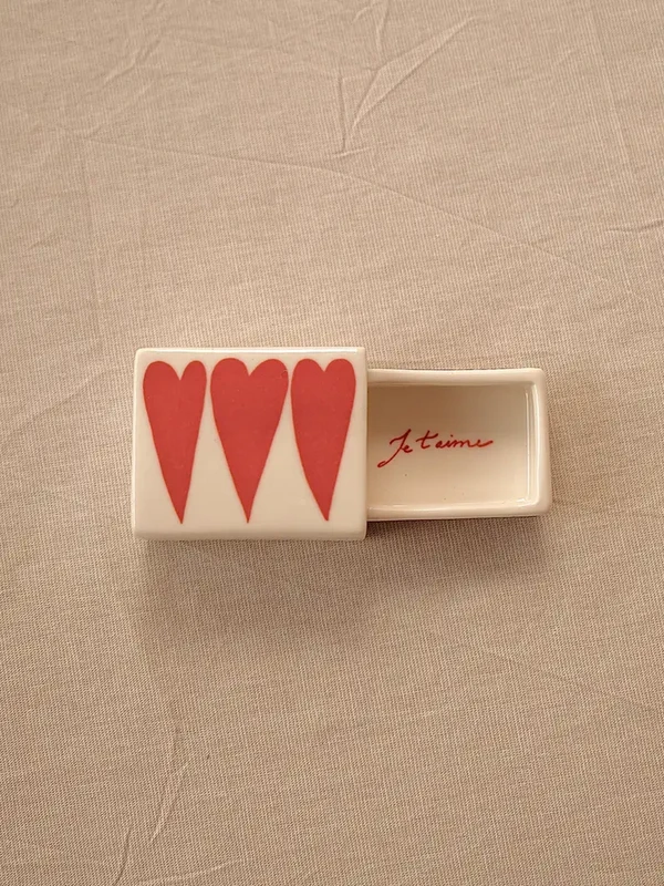 Streichholzschachtel aus Keramik – 3 Herzen
