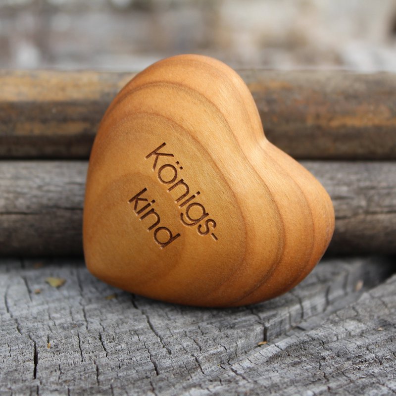 Thankgoods houten hart koninklijk kind