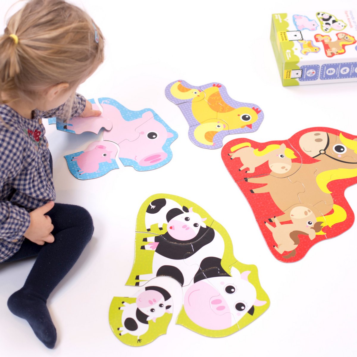 Hænder på Play Farm Animals 2+