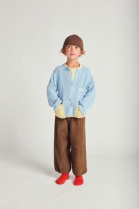 CARDIGAN MIT KONTRASTFARBIGEN TASCHEN