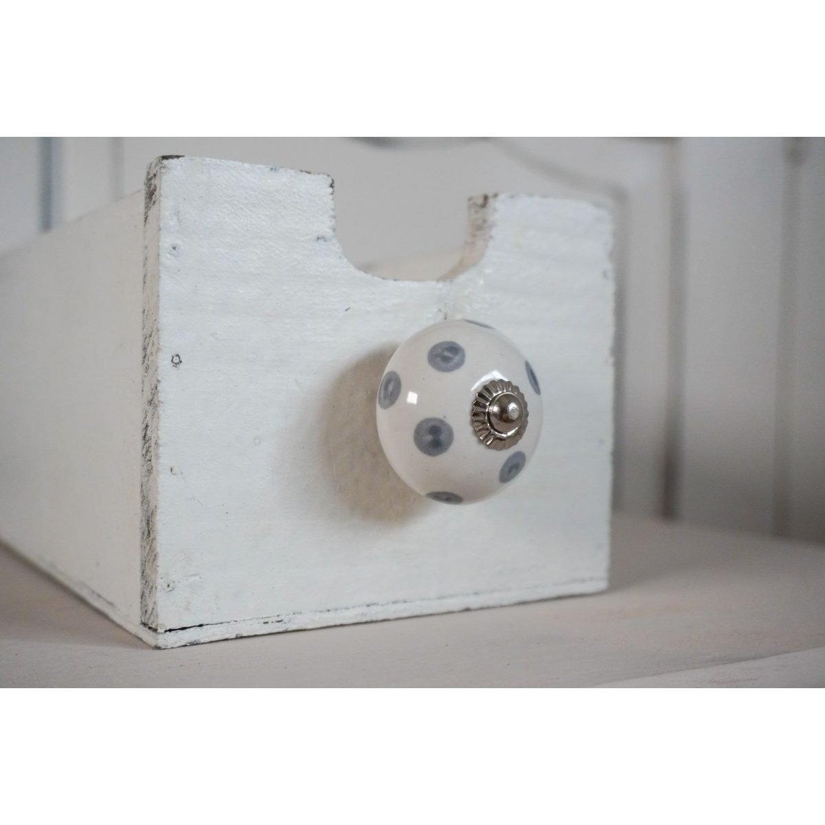White furniture knob with grey dots 4 cm Isabelle Rose