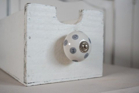 Witte meubelknop met grijze stippen 4 cm Isabelle Rose