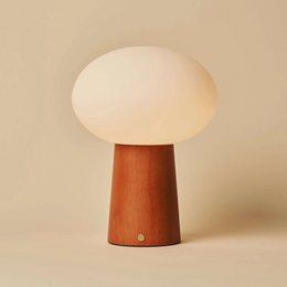 Max kastanjebruine houten draadloze tafellamp