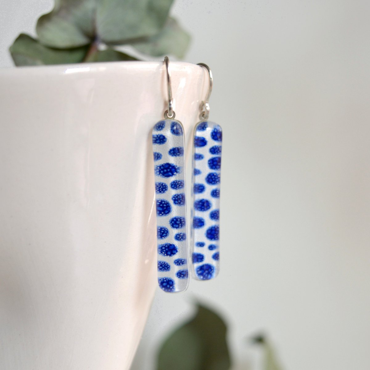 Koboltblå Polka Dot øreringe, Lang glasstang med kroge i sterlingsølv