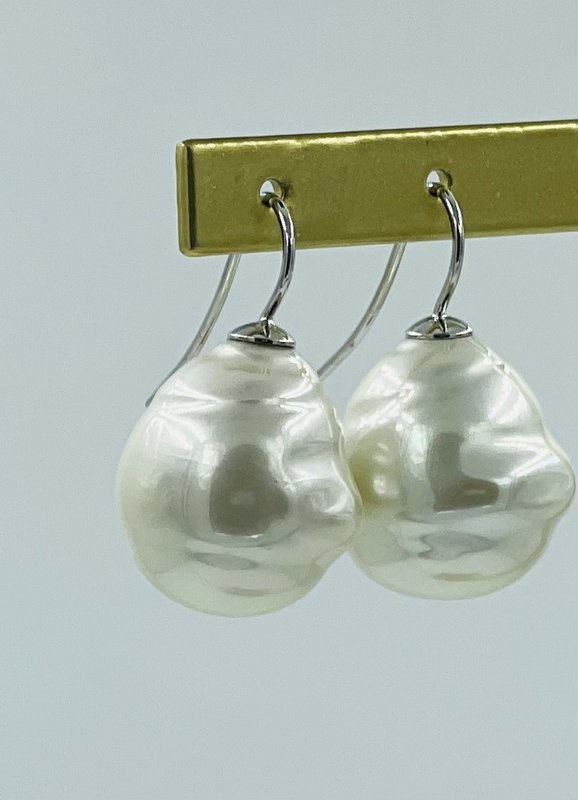 Barok parel oorbellen in de kleur wit maat large