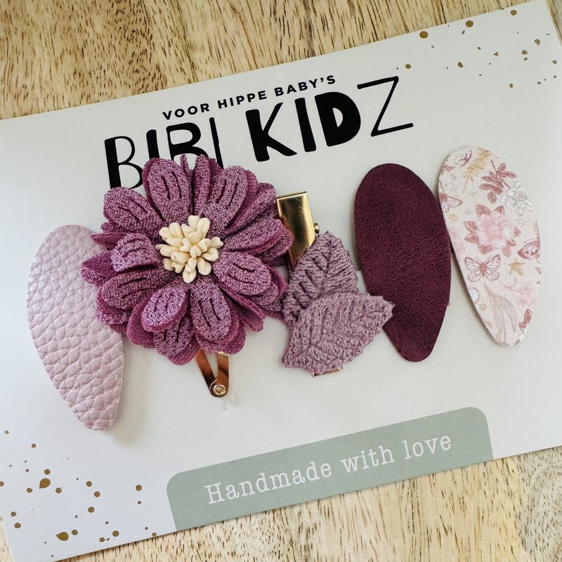 Set of 26 flower hair clips