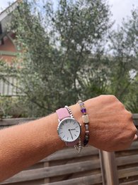 La Veritable Dameur Pastel pink læderrem med hvid krom baggrund