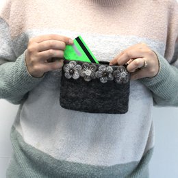 Natural Felt Purse (surt) - Four Flowers