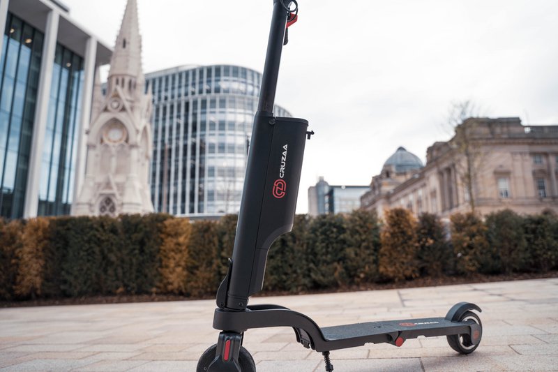 Bluetooth E Scooter - Der offizielle Elektroroller von Cruzaa City