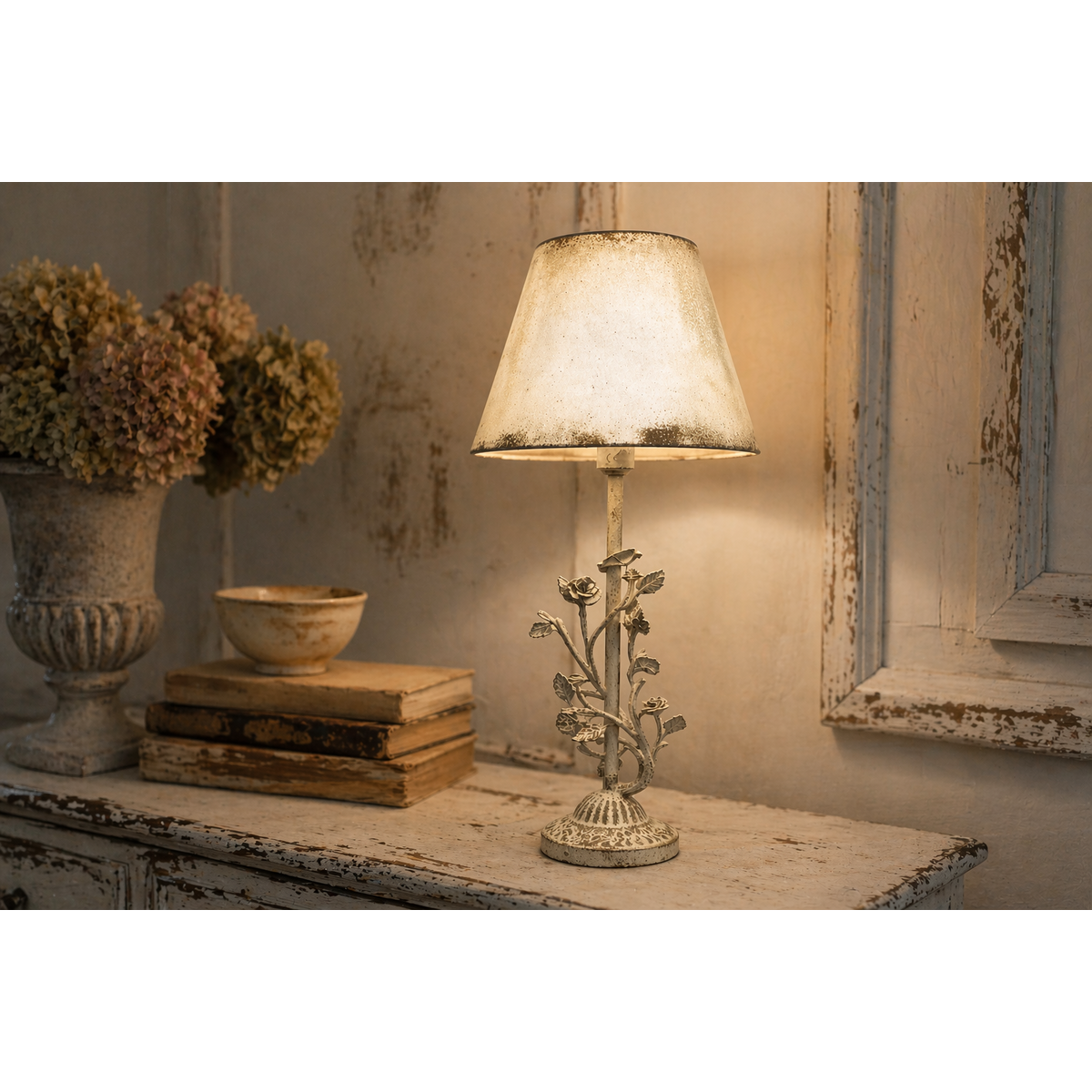 Rosenlampe mit Eisenlampenschirm H 84x34 cm