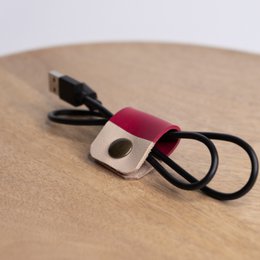 Håndmalet læder ledning wrap, Farverig kabel organizer til rejsende, Cord keeper rejsegave
