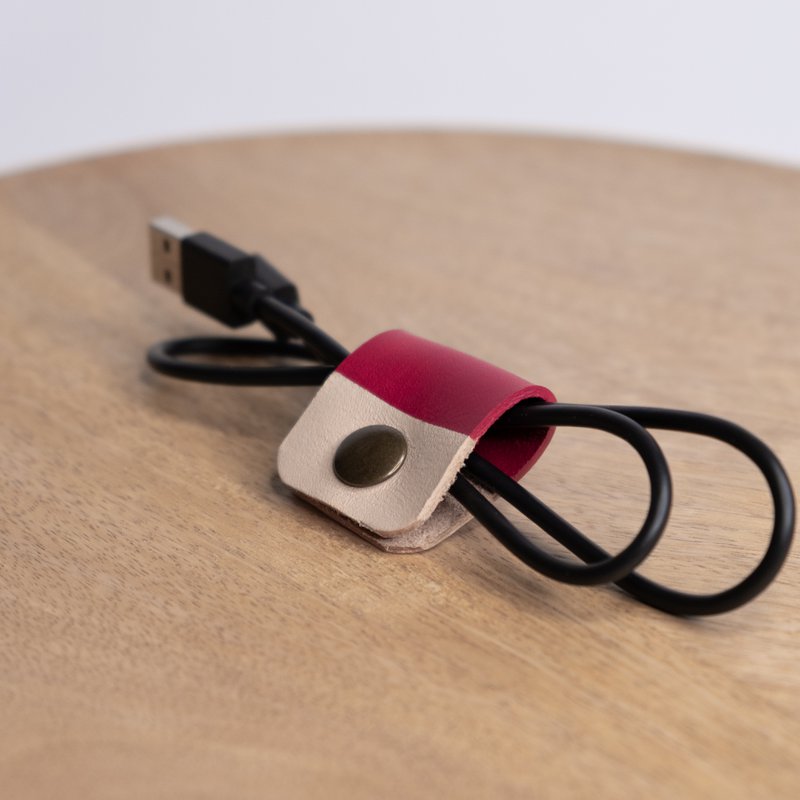 Håndmalet læder ledning wrap, Farverig kabel organizer til rejsende, Cord keeper rejsegave