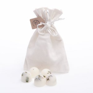 Scented Natural Wax Melts in Linen - Apple