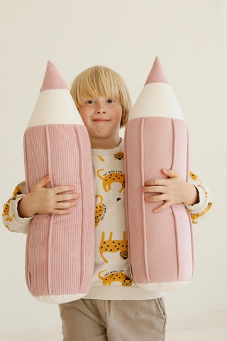 Buntstift-Samtkissen „Pink“