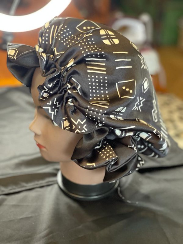 Mama Theresa's Satin Sleeping Cap per Afro -Locken - Polka Dot Bogolan Print
