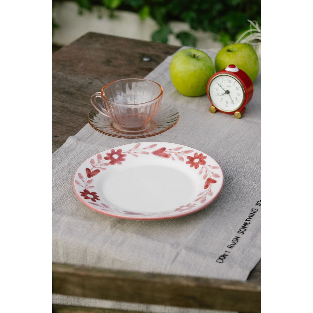 Røde blomster håndmalet keramisk desserttallerken
