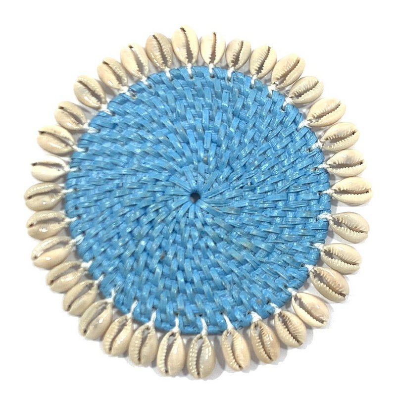 Rattan coaster with cowrie shells