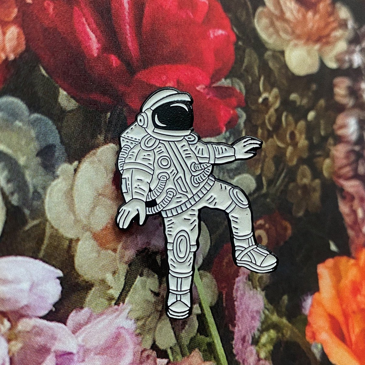 Email Pin "Astronaut"