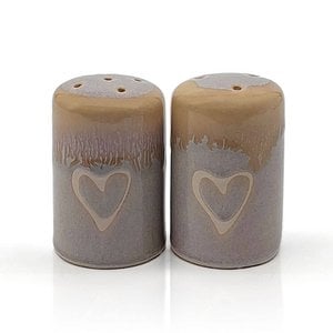 Stoneware Salz- und Pfefferstreuer Set "Herz" sand