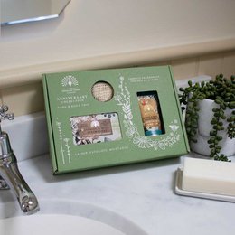 ENGLISH SOAP C° Hand & Soap - Gift Set - Jasmin & Strawberry