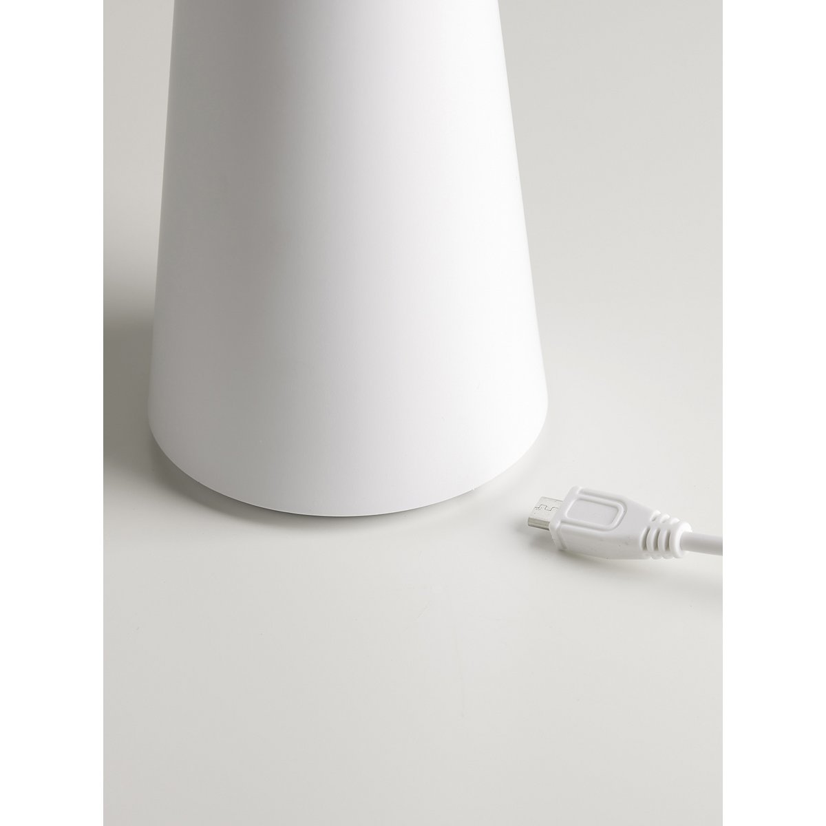 BORDLAMPE MOVE ME HVID