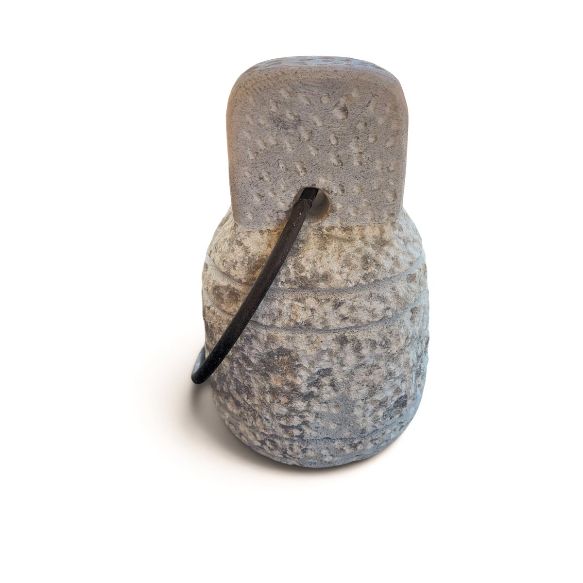 V.l24 Türstopper aus Stein mit Ring aus gealtertem Eisen